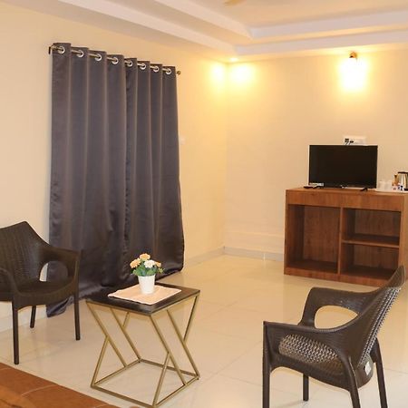 Hotel Centro Калангуте Екстериор снимка