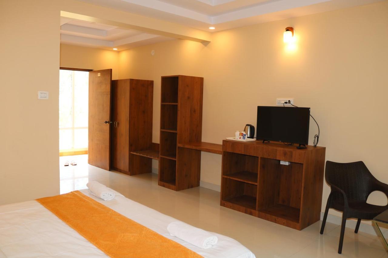 Hotel Centro Калангуте Екстериор снимка