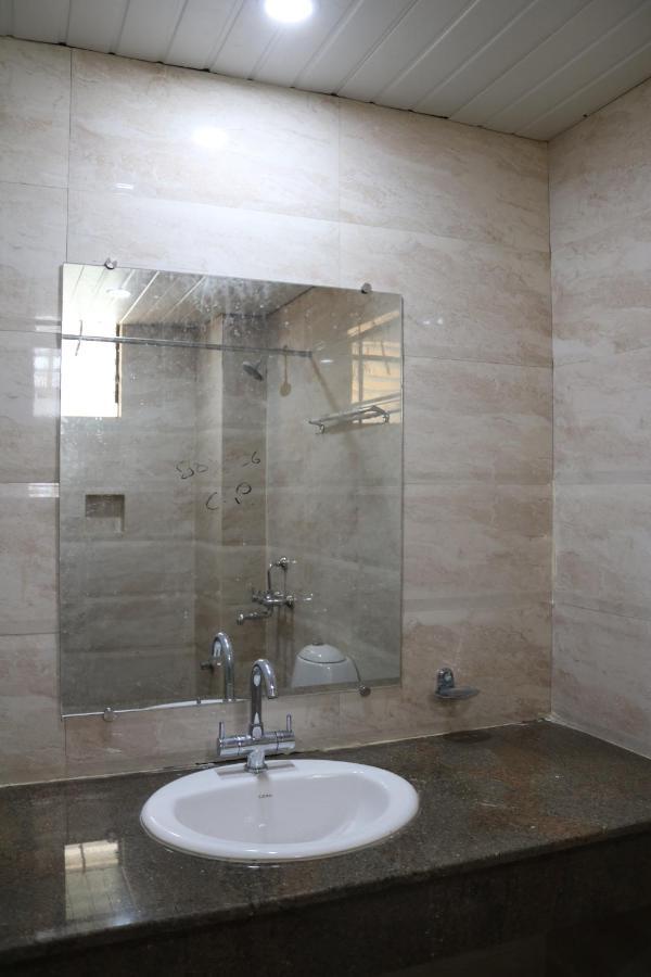 Hotel Centro Калангуте Екстериор снимка