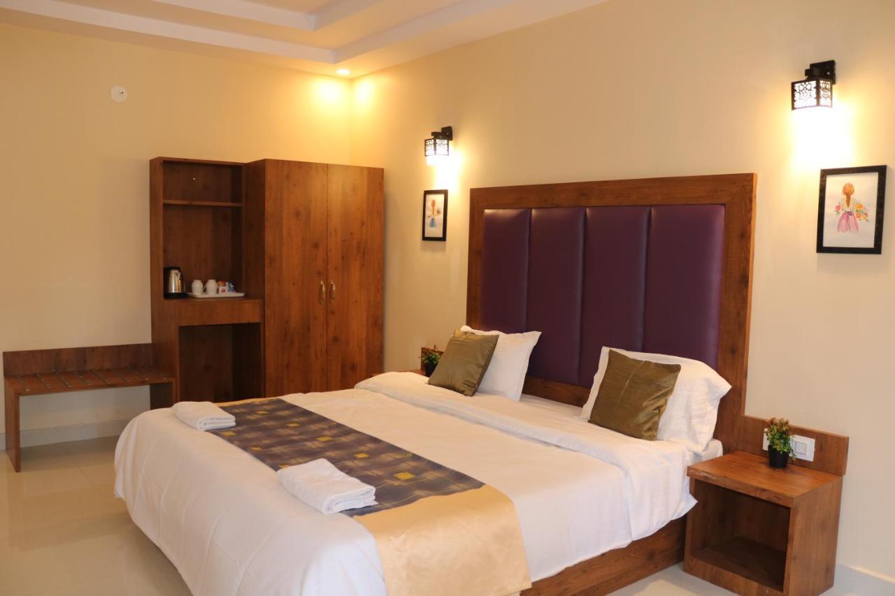 Hotel Centro Калангуте Екстериор снимка