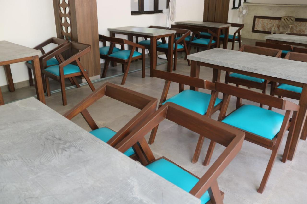 Hotel Centro Калангуте Екстериор снимка
