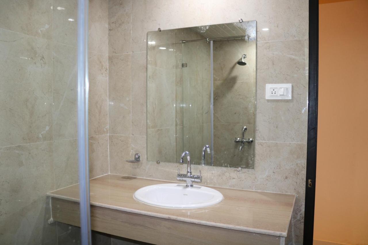 Hotel Centro Калангуте Екстериор снимка